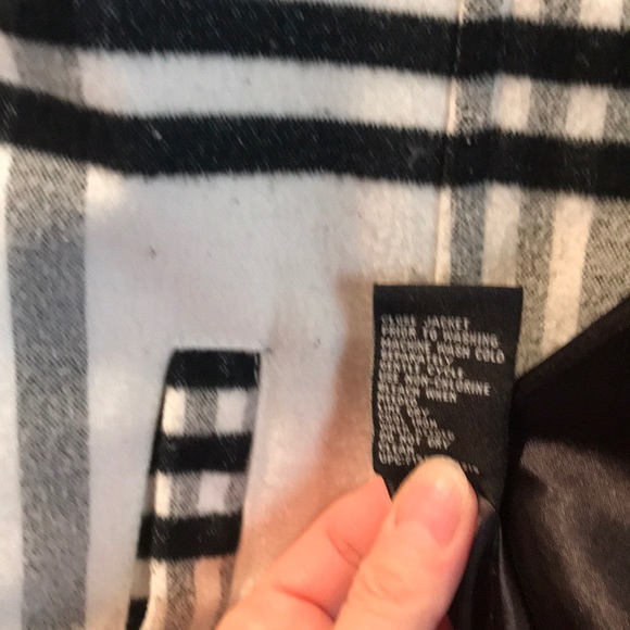 ❌SOLD❌ iZ Byer Warm Plaid Coat Small -EUC - Picture 6 of 8